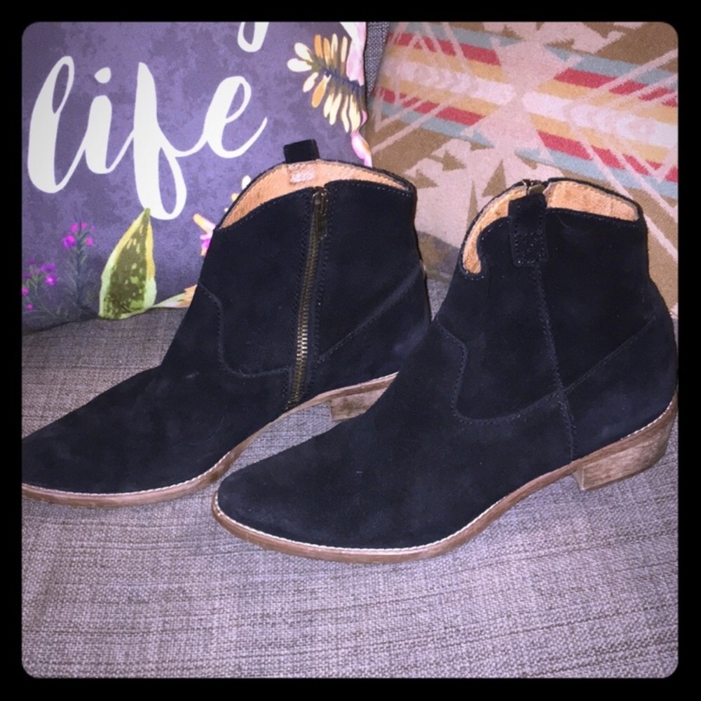 Madewell Black suede ankle boots